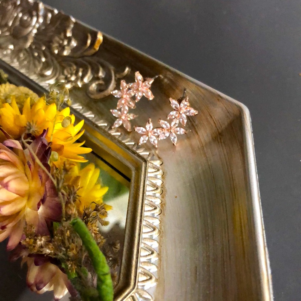 Joe fresh flower earrings